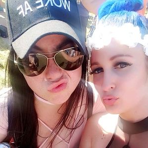 Meet your Posher, Karina